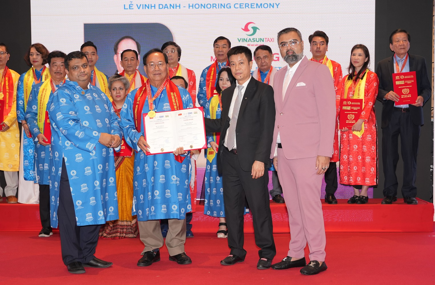 Tổng Giám Đốc Vinasun Corp. được vinh danh tại giải thưởng 
