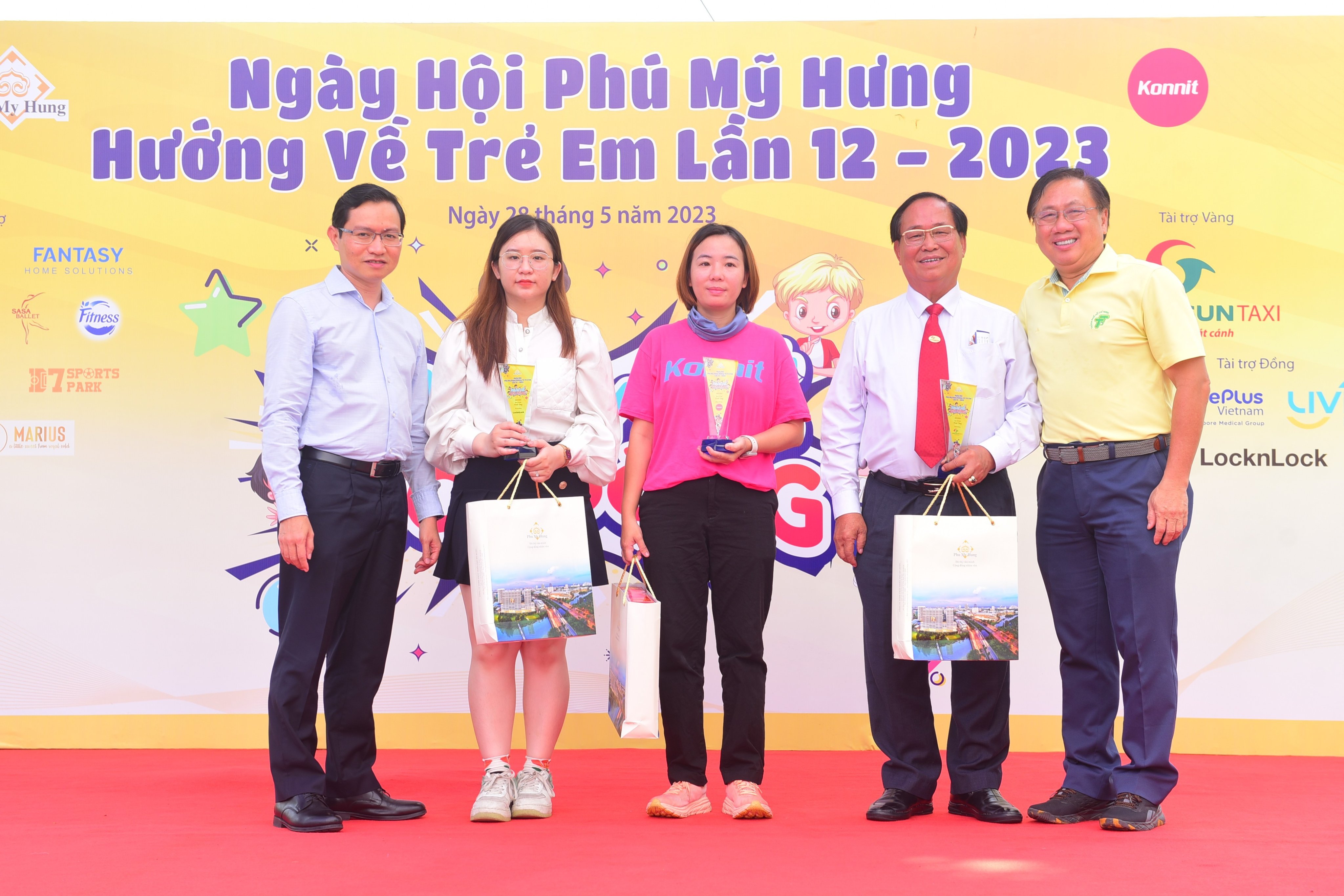 Vinasun Taxi tài trợ Vàng chương trình ngày hội "Phú Mỹ Hưng hướng về trẻ em lần 12 năm 2023"