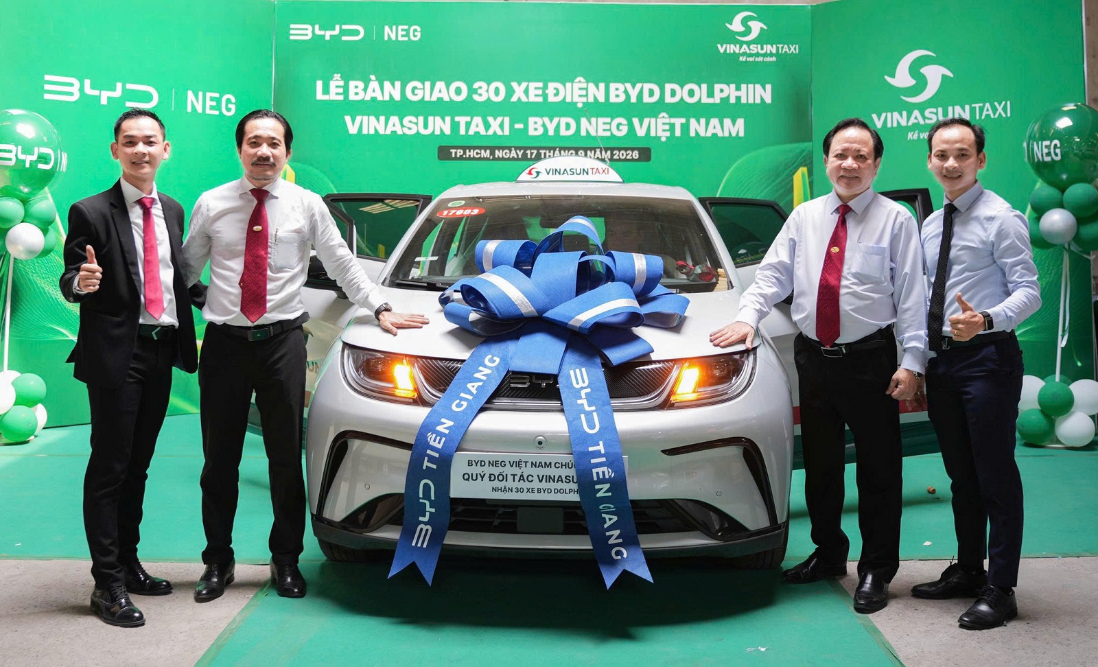 vinasun-taxi-dau-tu-xe-dien-byd-dolphin-2